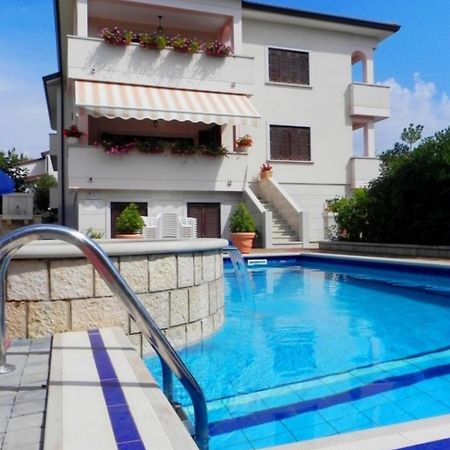 Apartments Villa Mirjam بوريتش المظهر الخارجي الصورة